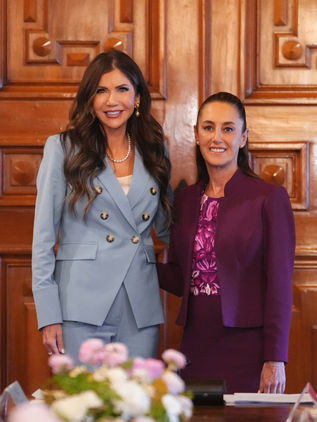 Recibe Claudia Sheinbaum a secretaria de Seguridad Nacional de EUA