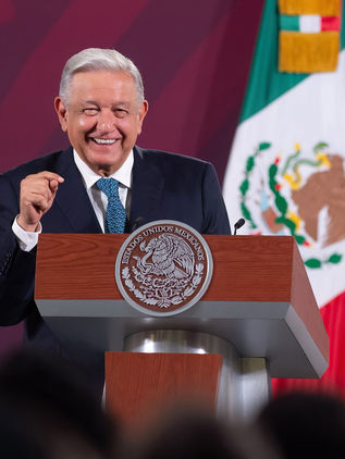 Califica AMLO de excesivo el presupuesto del INE para 2024; sugiere reducción