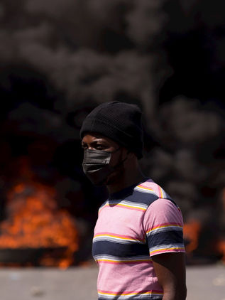 Cientos de haitianos vuelven a las calles contra el presidente Moise