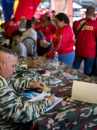 Venezuela advierte que lucharán si EUA "pone un pie" en su territorio