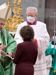 El papa otorga por primera vez a mujeres el ministerio de lector y catequista