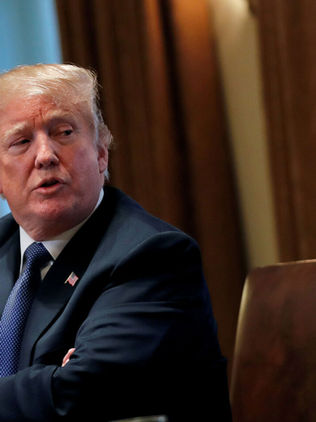 Trump acusa a Bolton de publicar información de seguridad nacional