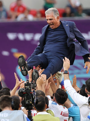 Irán de Queiroz sorprende a Gales en una prolongación de locura