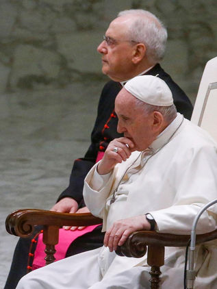 El papa, apenado por la muerte de 55 migrantes en accidente en Chiapas