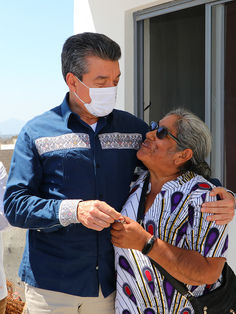 En El Jobo, Rutilio Escandón entrega viviendas a 59 familias afectadas por movimiento de ladera