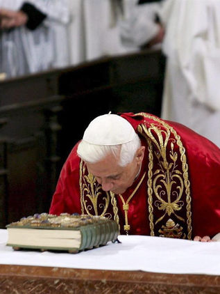 Benedicto XVI pide perdón por los abusos y errores bajo su responsabilidad