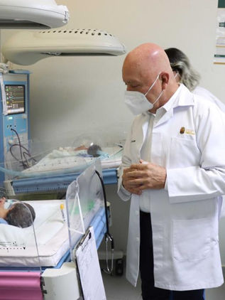 Transformar infraestructura y equipamiento, garantiza atención a par de trillizos