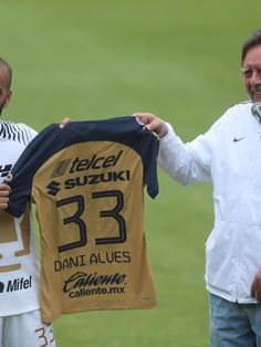 Pumas no ha solicitado indemnización a Dani Alves, dice presidente del club