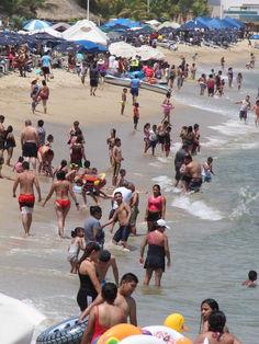 Playas de Acapulco contienen altos niveles  de materia fecal