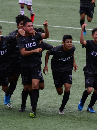 Jaguares Negros arranca con el pie derecho