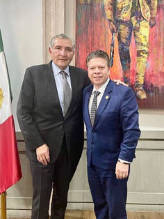 Nombra Adán Augusto a Brito, como su delegado nacional en Oaxaca