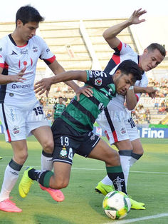 Santos no pudo con Lobos