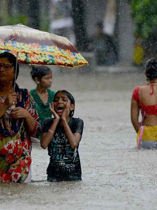 Lluvias monzónicas dejan 250 muertos en India