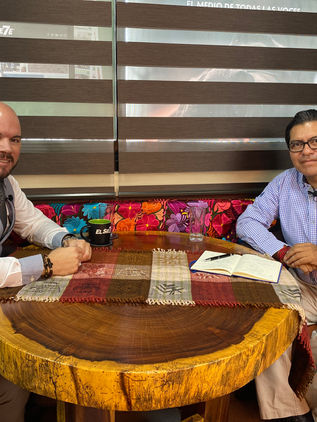 Julio, 76 años fomentando la lectura entre chiapanecos