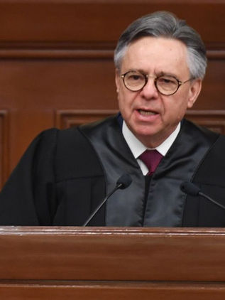 Detectan transferencias millonarias al ministro Medina