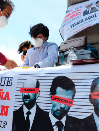 Mexicanos recaban firmas para pedir consulta para enjuiciar a expresidentes