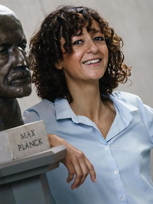 La nobel Charpentier rechaza la edición genética en humanos