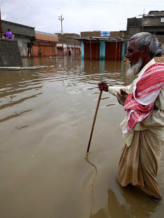 Lluvias monzónicas causan 161 muertes en Pakistán