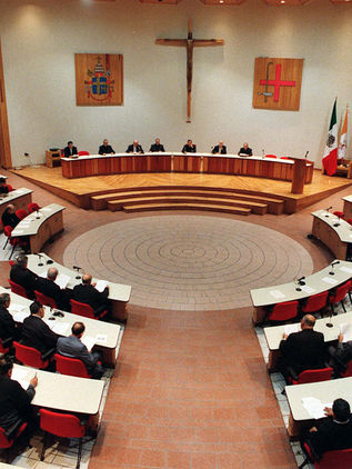 Con encuentro episcopal, Iglesia católica discute en México, errores cometidos