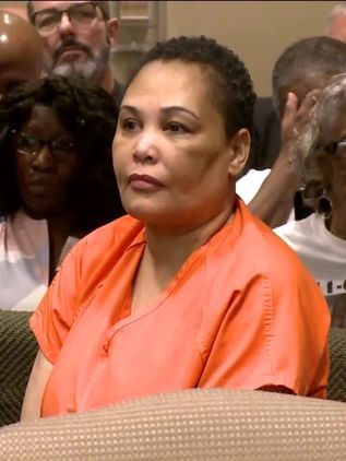 Exesposa de Wright se declara culpable