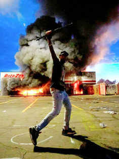 Minneapolis cumple tercera noche de protestas por muerte de afroamericano 