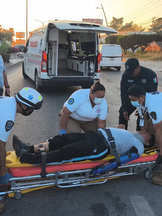 Atropellan a peatón y resulta gravemente lesionado
