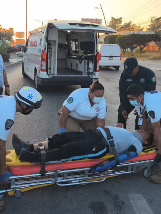 Atropellan a peatón y resulta gravemente lesionado