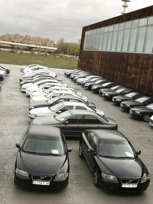 Inicia convocatoria para subasta de vehículos oficiales