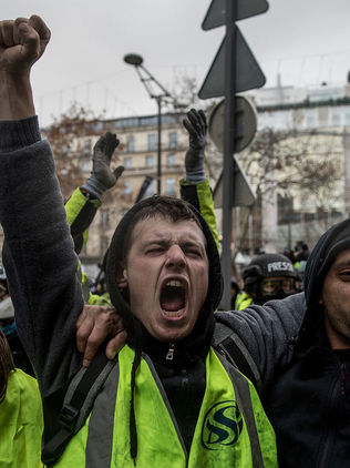 “Chalecos amarillos” marcaron seis meses de protestas