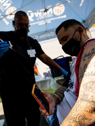 EU se parte en dos y su pandemia se convierte en la de "los no vacunados”