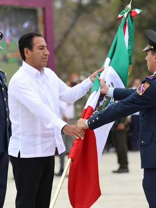 La Bandera Nacional nos da identidad, fuerza y espíritu libertario: Eduardo Ramírez