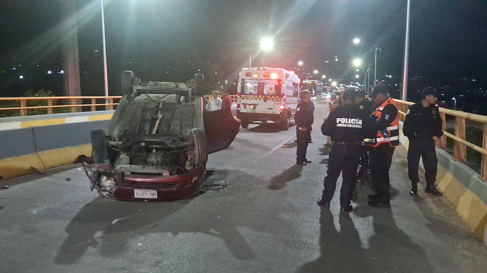 Vuelca vehículo en el Libramiento Sur deja tres lesionados