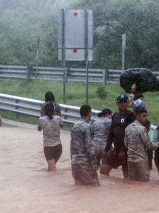 ‘John’ ha dejado 16 muertos a su paso por Guerrero y Oaxaca