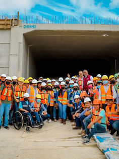 Realiza Ángel Torres recorrido con estudiantes de la Unach, en el Doble Paso a Desnivel