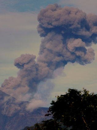 Guatemala se mantiene en alerta por el aumento de actividad del volcán de Fuego