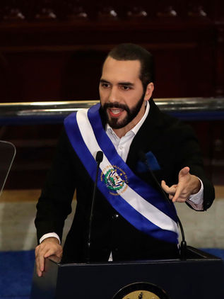 Bukele dice que su Gobierno "incluye prevención y represión" 