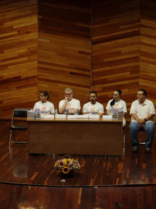 Donan ganancias de libro a causa de autismo