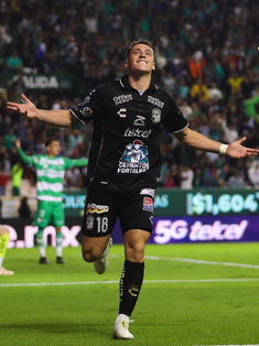 León vence a Santos y se clasifica a cuartos de final del Apertura del fútbol mexicano