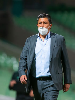 Tena el primer cesado