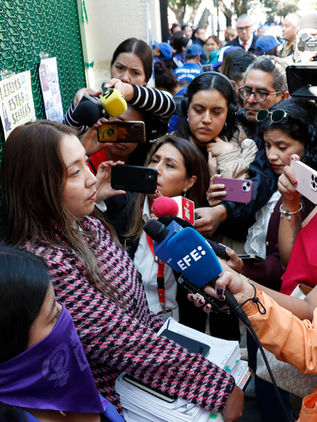 Estudiantes piden apoyo en caso histórico de violencia sexual con IA