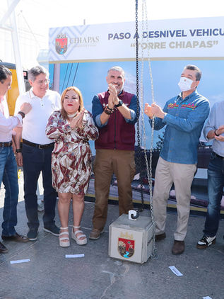 Gobernador da banderazo de inicio a construcción del paso a desnivel a la altura de la Torre Chiapas