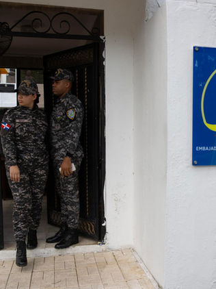 Venezuela exige a sie7e países retirar “de inmediato” a su personal diplomático en Caracas