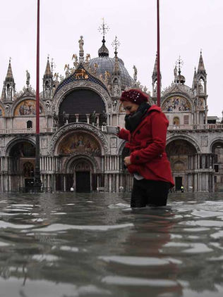 Venecia sufre su peor inundación en 50 años
