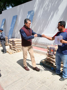 Beneficia Gobernador a La Trinitaria con construcción del DIF Municipal y material para viviendas