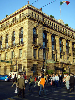 Banxico mantiene la tasa de interés en 11,25 % y rompe con racha de subidas