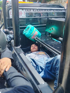 Motorepartidores capturan a par de asaltantes