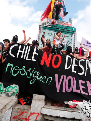 Marchan latinoamericanas hartas de la violencia contra la mujer