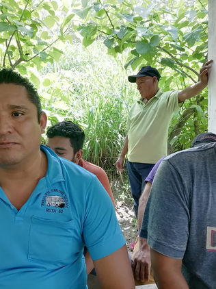 Conductores de la ruta 53, exigen mejores condiciones laborales