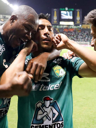 Mena anota dos goles y pone al León en las semifinales del Apertura 2021