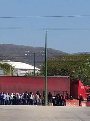 Constructora pierde miles de pesos por bloqueo de normalistas 